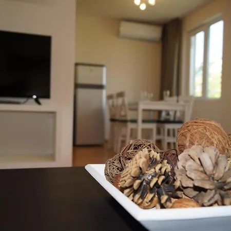 Spacious 2bdr - Free Parking - Walk Everywhere - 300 Mbps Wifi Lägenhet *
