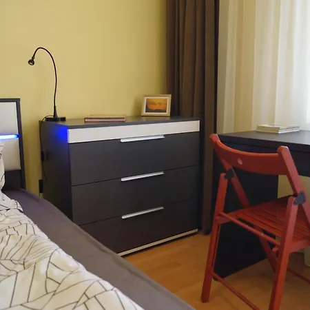 Spacious 2bdr - Free Parking - Walk Everywhere - 300 Mbps Wifi Lägenhet