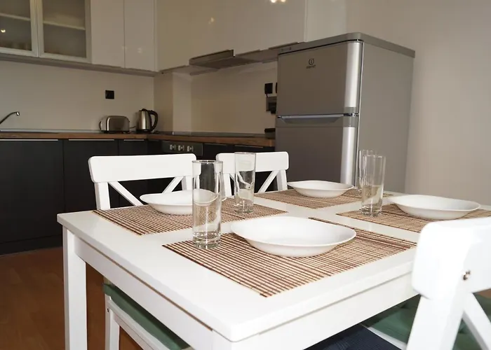 Spacious 2bdr - Free Parking - Walk Everywhere - 300 Mbps Wifi Apartman *