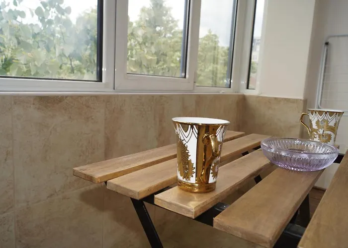 Apartment Spacious 2bdr - Free Parking - Walk Everywhere - 300 Mbps Wifi Warna