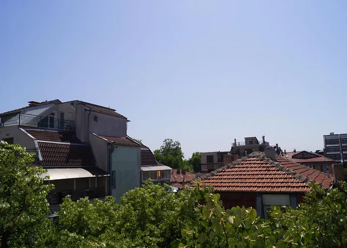 Spacious 2bdr - Free Parking - Walk Everywhere - 300 Mbps Wifi Apartman Várna