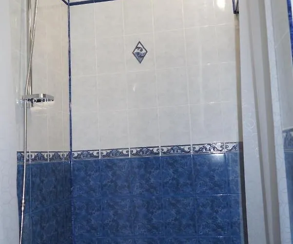 Spacious 2bdr - Free Parking - Walk Everywhere - 300 Mbps Wifi Apartment Warna