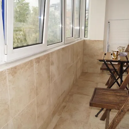 Apartment Spacious 2bdr - Free Parking - Walk Everywhere - 300 Mbps Wifi