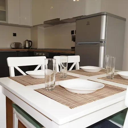 Spacious 2bdr - Free Parking - Walk Everywhere - 300 Mbps Wifi Διαμέρισμα *