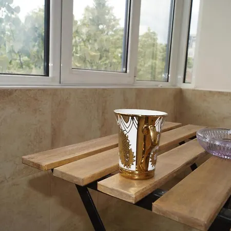 Apartament Spacious 2bdr - Free Parking - Walk Everywhere - 300 Mbps Wifi Varna