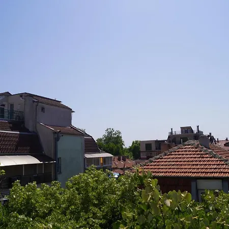 Spacious 2bdr - Free Parking - Walk Everywhere - 300 Mbps Wifi Apartment Varna