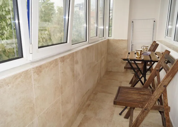 Apartment Spacious 2bdr - Free Parking - Walk Everywhere - 300 Mbps Wifi