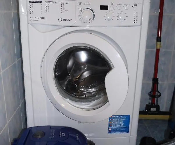 Spacious 2bdr - Free Parking - Walk Everywhere - 300 Mbps Wifi Apartment *