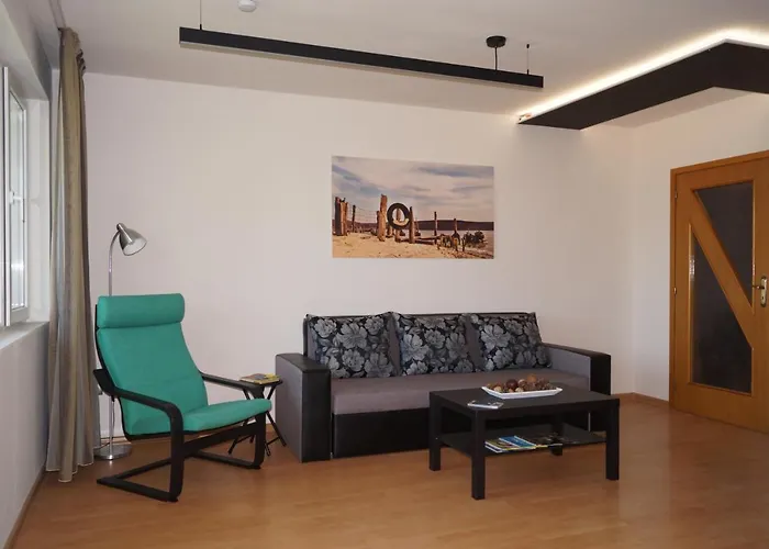 Spacious 2bdr - Free Parking - Walk Everywhere - 300 Mbps Wifi Lägenhet *